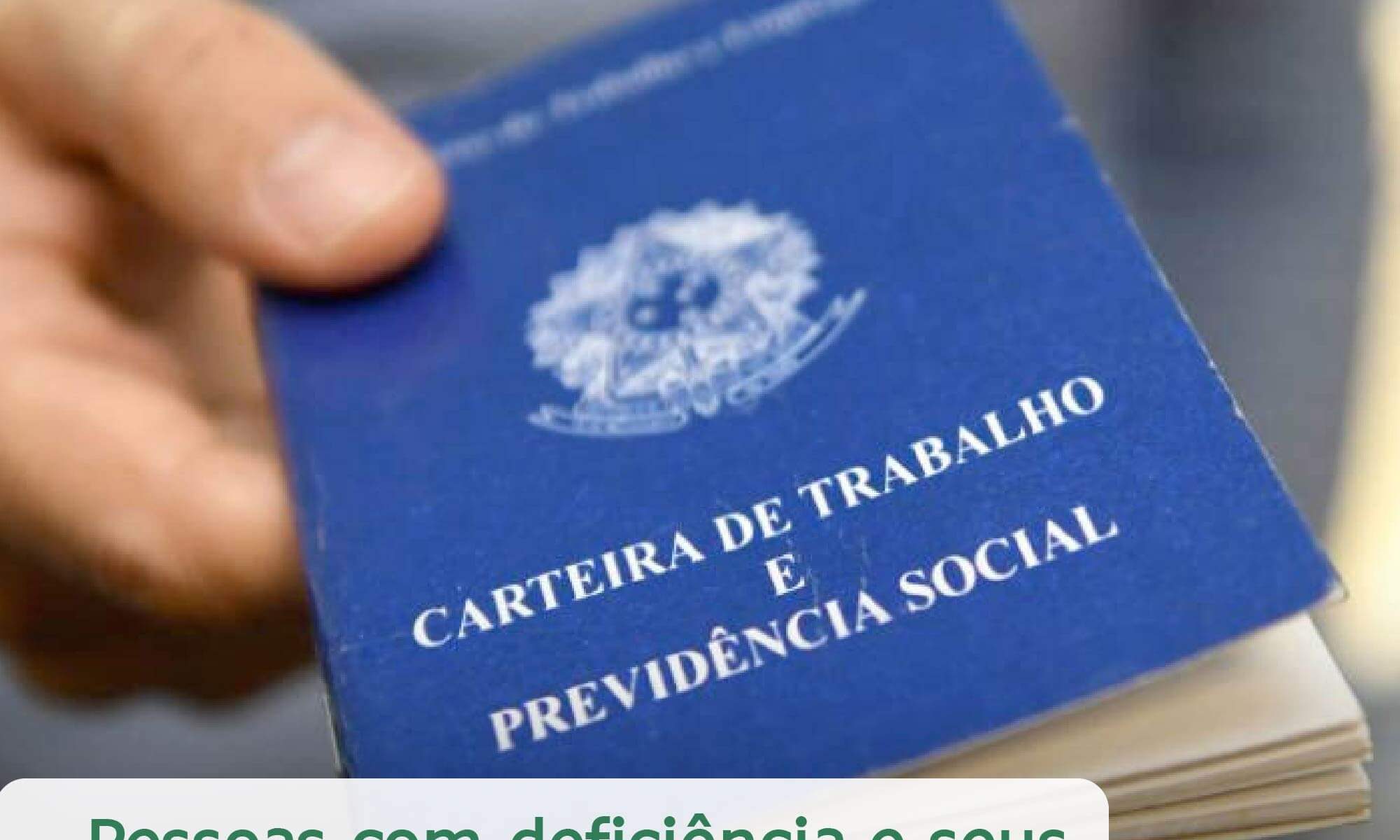 #DescriçãoDaImagem. Imagem Ilustrativa. A imagem contém uma mão segurando uma carteira de trabalho. Na imagem está escrito "Pessoas com deficiência e seus direitos no âmbito do trabalho" e a logo da Retina Brasil está no canto inferior direito.