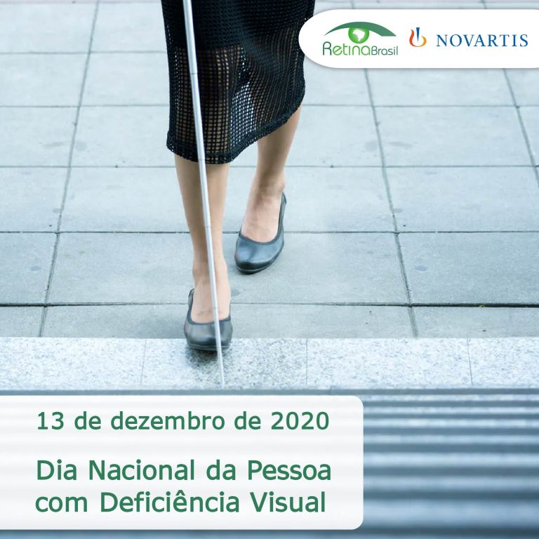 #DescriçãoDaI,magem imagem de uma mulher com uma bengala. A imagme msotra apenas os pés da mulher. Está escrito 13 de dezembro de 2020 Dia Nacional das Pessoas com Deficiênica visual. Há as logos da Retina Brasil e da Novartis;